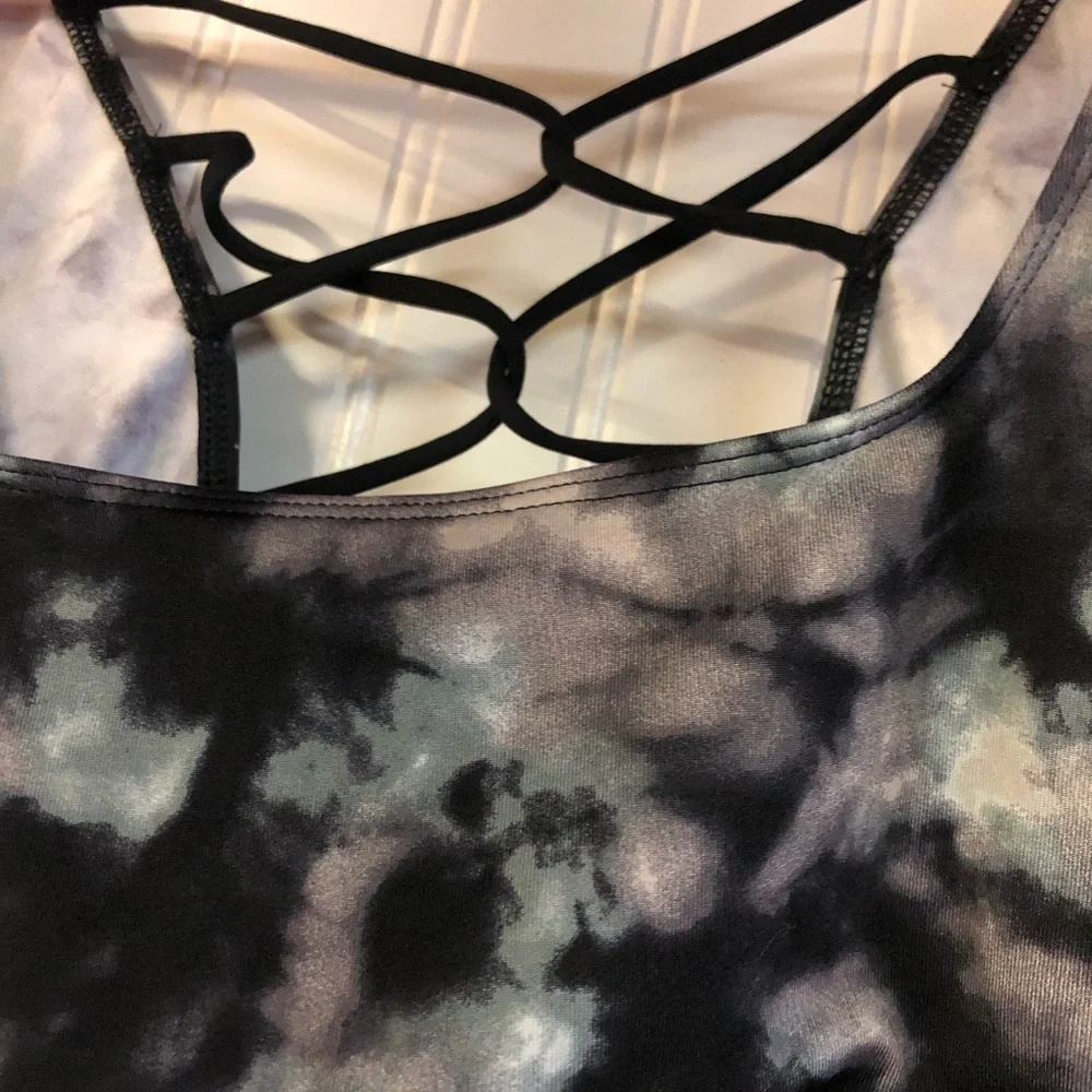 Victoria Secret Womens Sports Bra Large Black Gray Tie Dye Crisscross Back